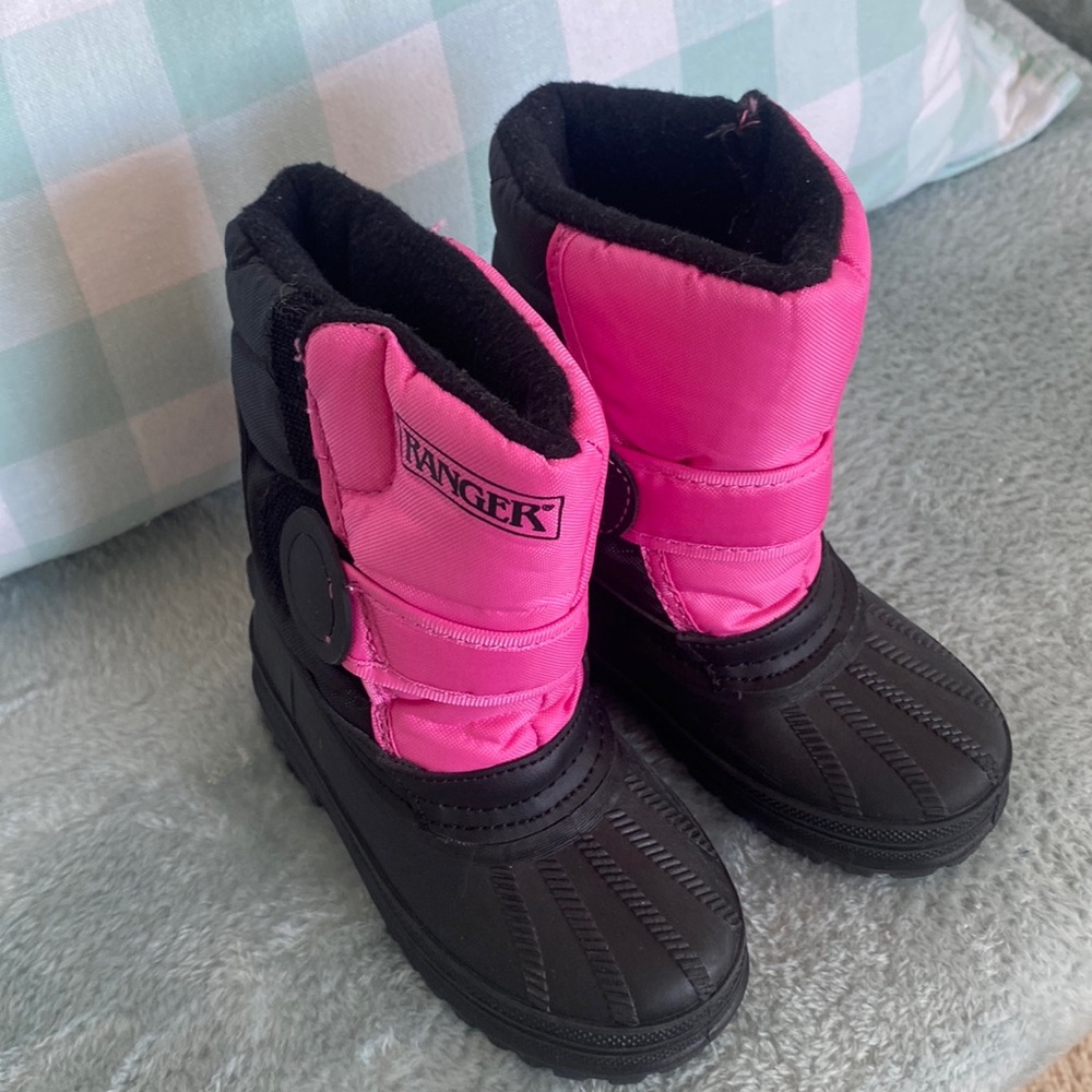 Ranger pink black boots size 7 velcro closure